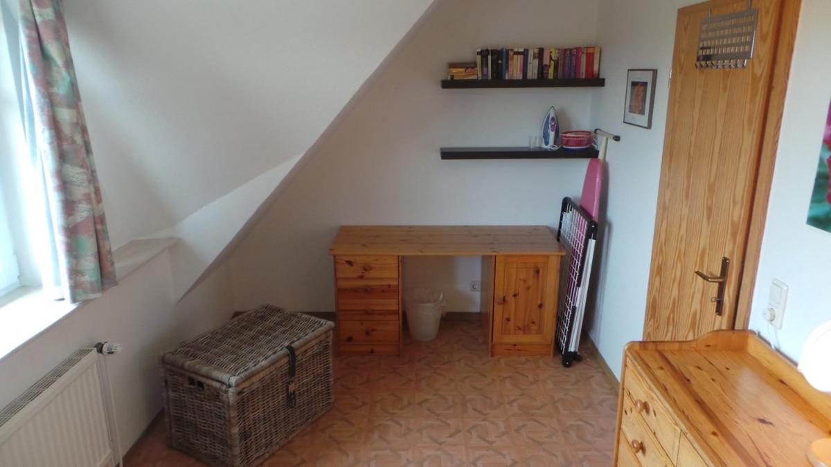 Ferienwohnung Muschel Hooksiel Exterior photo